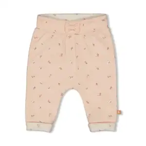 AOP babybroek voor meisjes, zacht licht roze met rozenprint en comfortabele pasvorm.