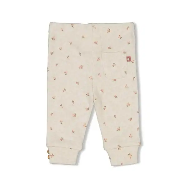 Baby Feetje rib AOP broek in offwhite melange met kleine rosebuds print.